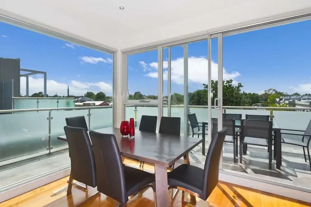Executive Living in Caulfield - photo 3