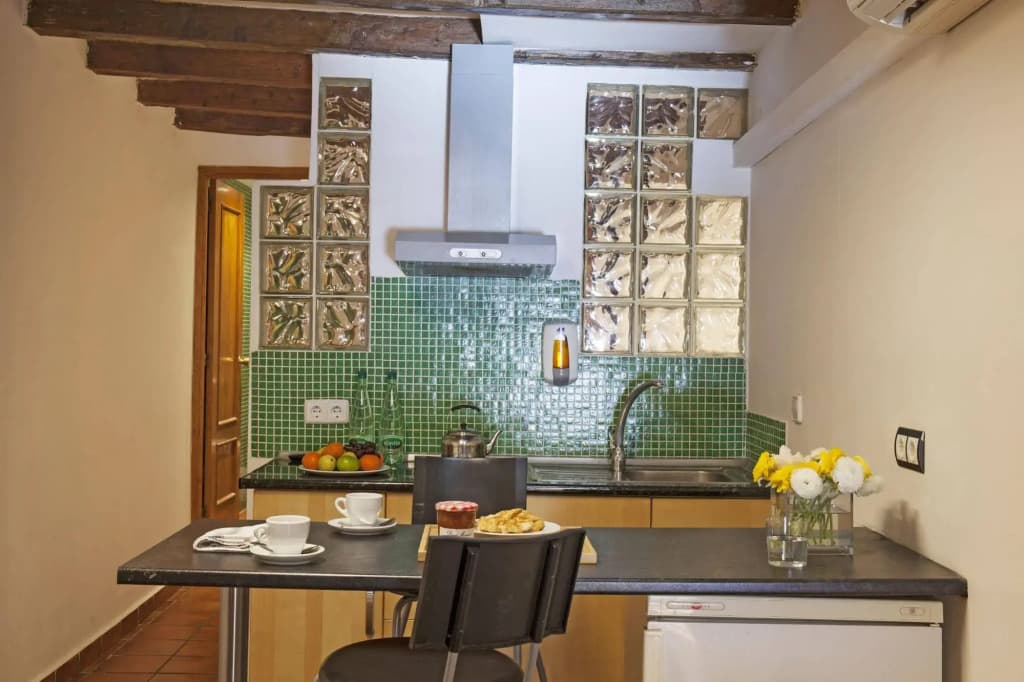 AinB Las Ramblas-Guardia Apartments - photo 11
