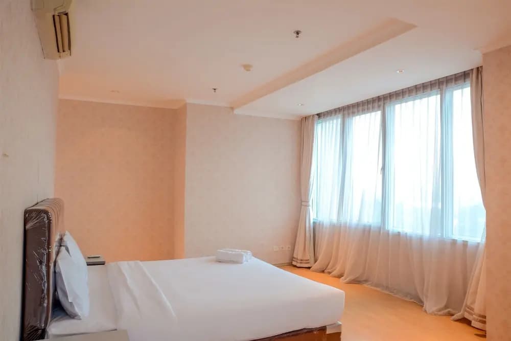 Spacious FX Residence with Mall Access - photo 5