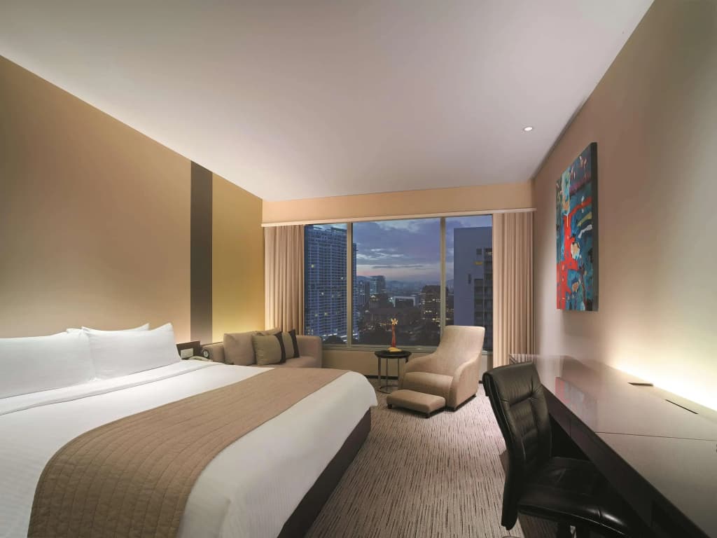 Traders Hotel Kuala Lumpur - photo 4