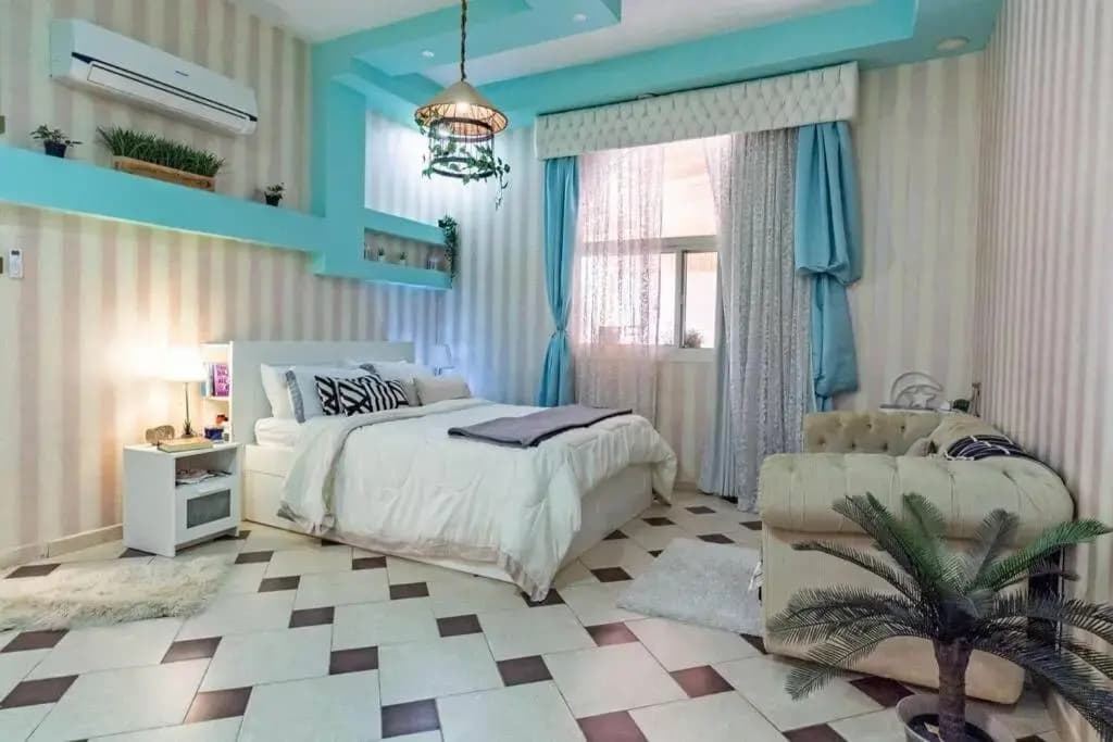 Cheerful 5-Bedroom Villa with Pool - photo 3