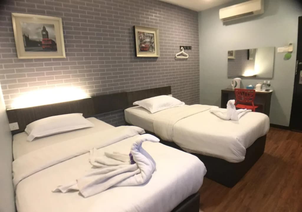 V3 Hotel Taman Gaya - photo 2