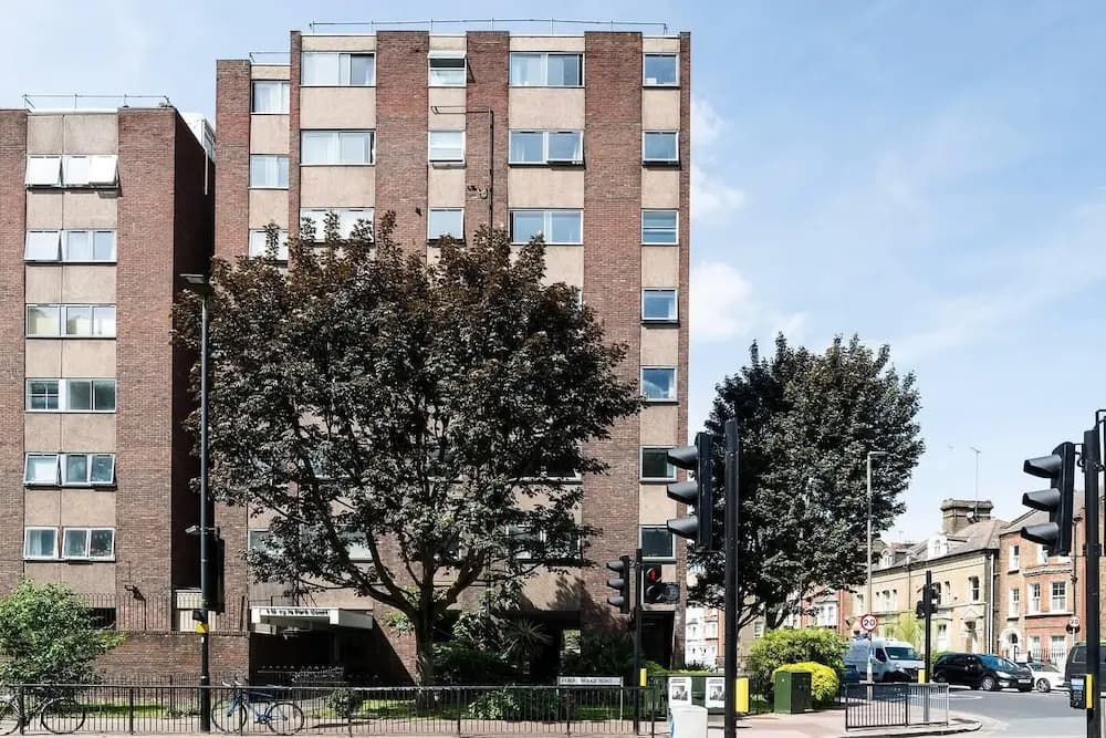 Stylish 2BR Flat next to Battersea Park - main photo
