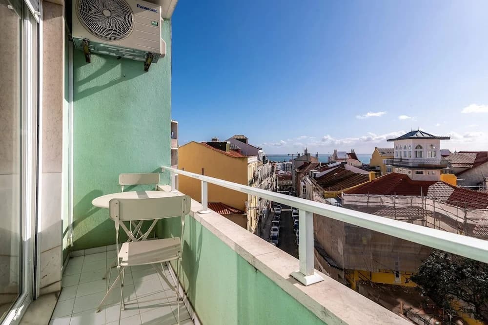 Guestready - Bright 2BR Apartment in the Heart of Graça - photo 7
