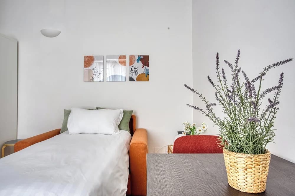 Fascinating Flat next to Corso - photo 6