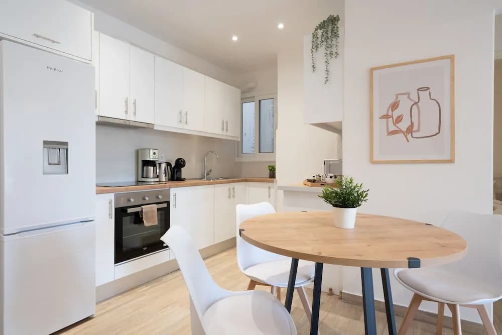 City Chic Apartment with Park View - photo 13