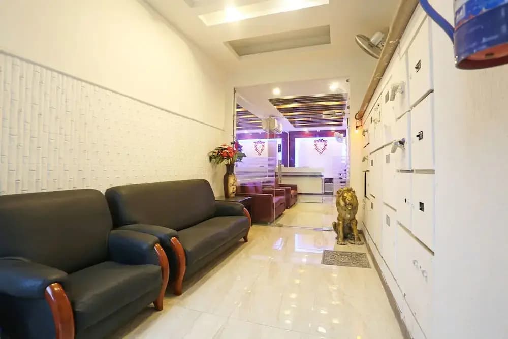 Hotel Zara Grand - photo 2