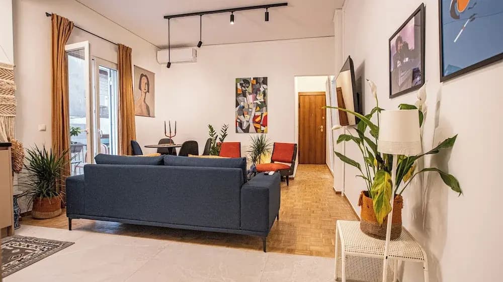 Eclectic Chic Thissio Apartment - photo 11