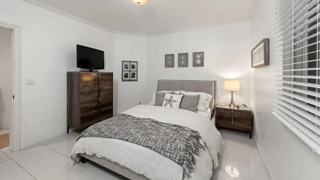 Westwind Mall - photo 7