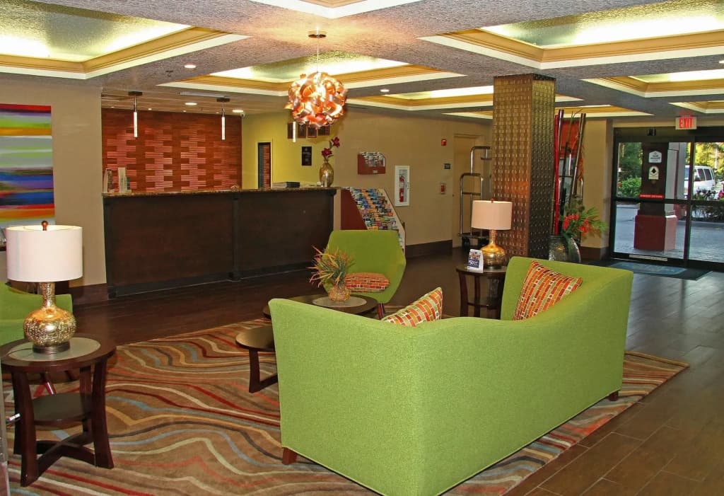 Best Western Plus Universal Inn - photo 32