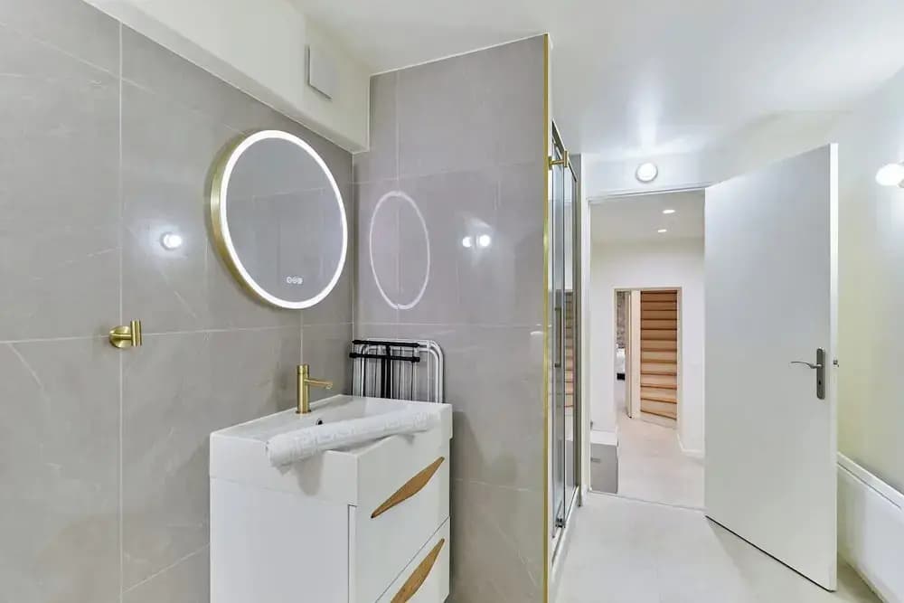 Amazing Apartment in the Center of Paris - photo 8
