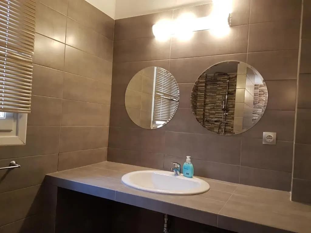 Errathens Apartments - photo 9