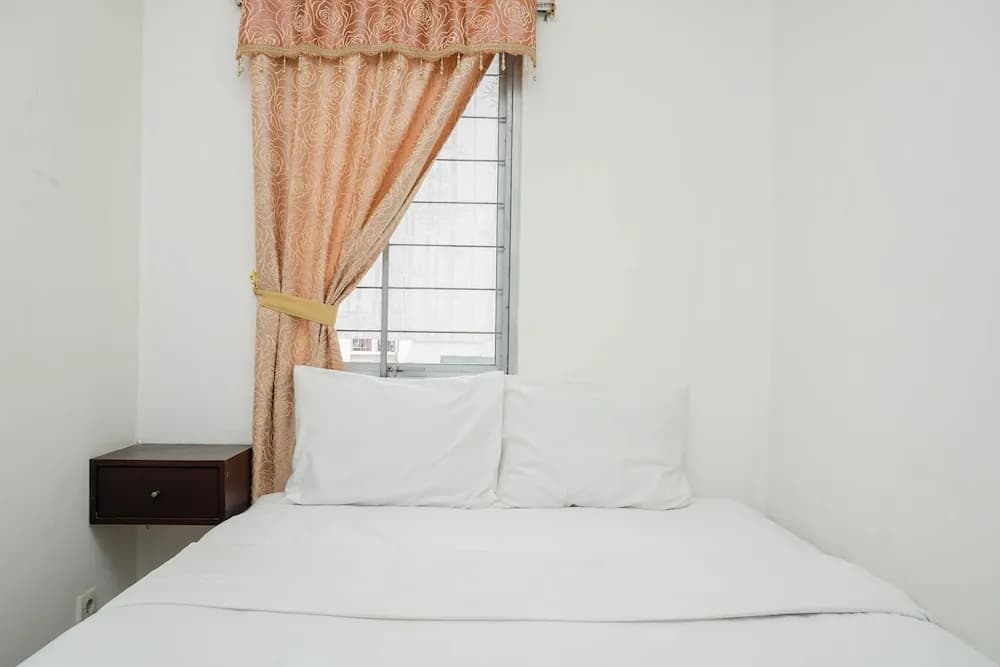 Classic and Warm 2BR Gading Mediterania Apartment - photo 2