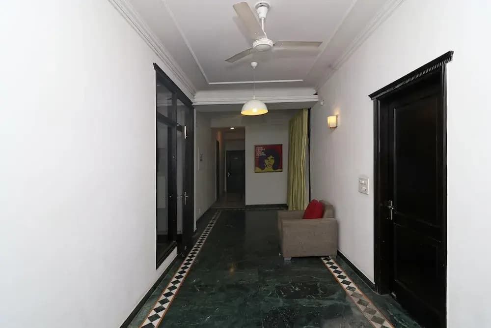 OYO 18304 Flagship Janakpuri - photo 10