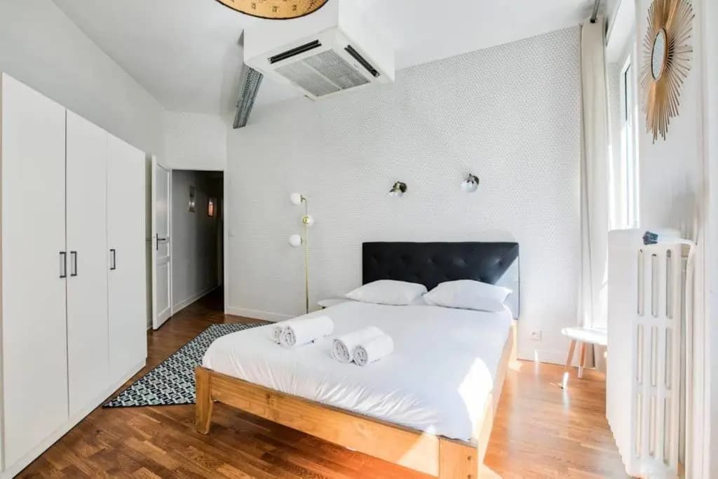 Appartement Lumineux proche de Saint-Lazare - 8P - photo 3