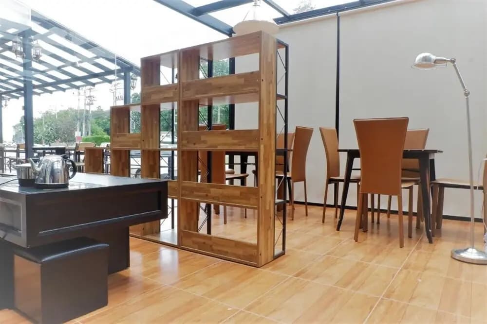 M.J. Gallery Poshtel - photo 15
