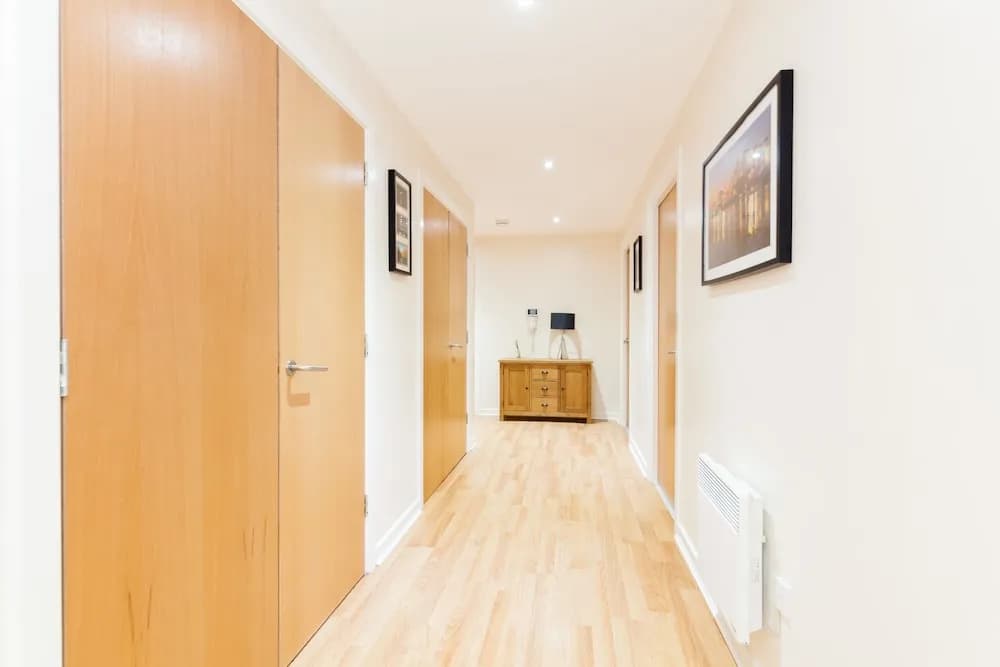 Modern Two Bedroom Apartment - photo 4