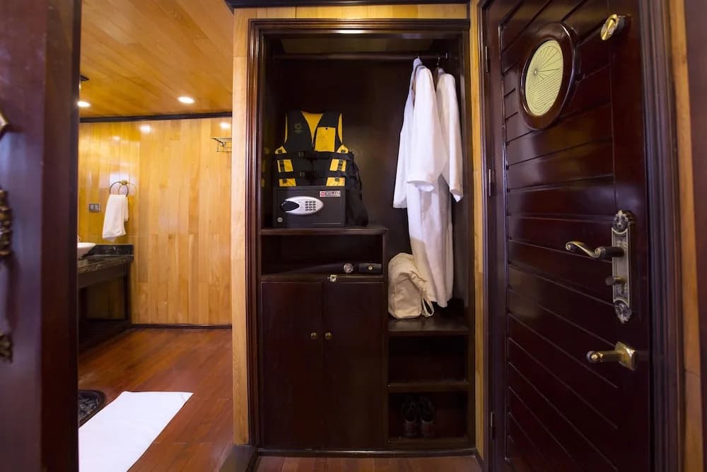 Hera Cruises - photo 3