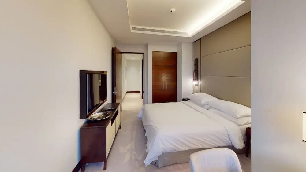 Stunning 2 Bed Address Sky View Best Layout - photo 3