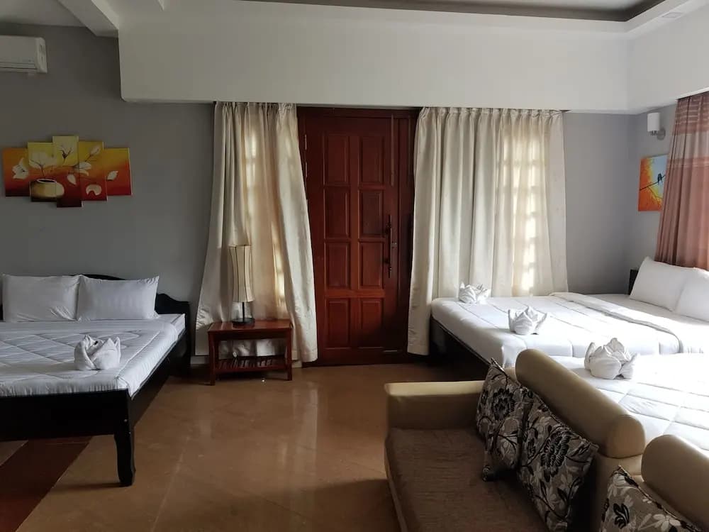 White Lotus Resort - photo 2