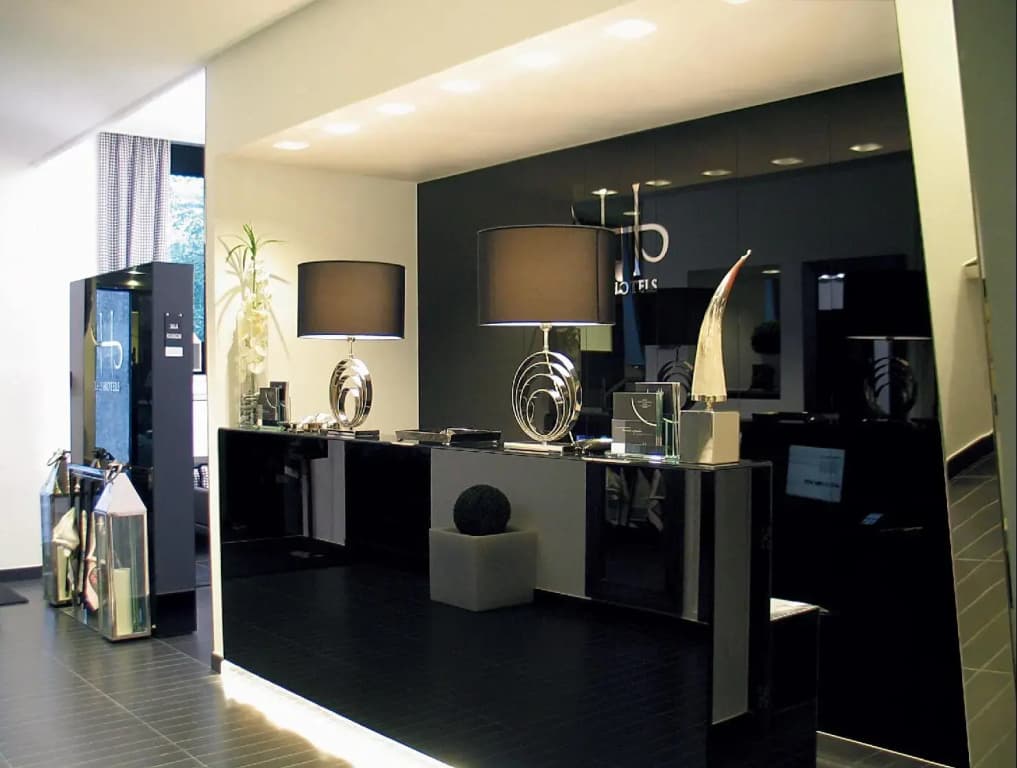 LHP Hotel Napoleon - photo 17