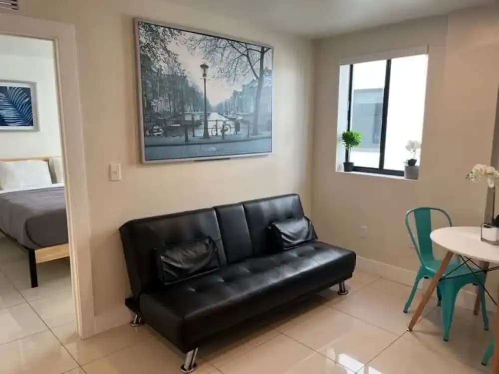 Miami Suite 201 - photo 2