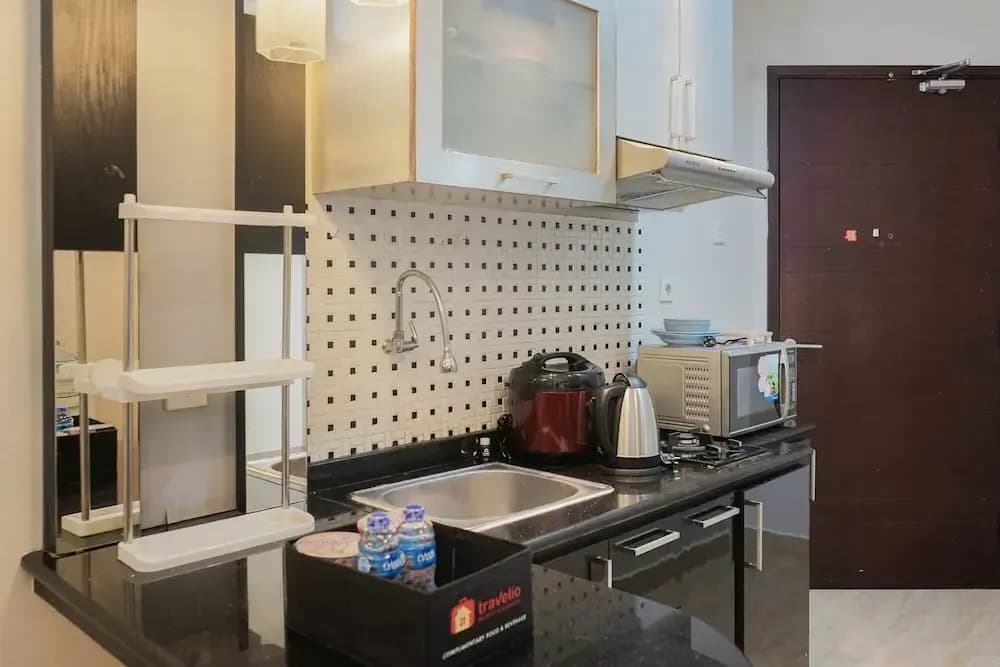 Convenient Studio Mangga Dua Apartment - photo 11