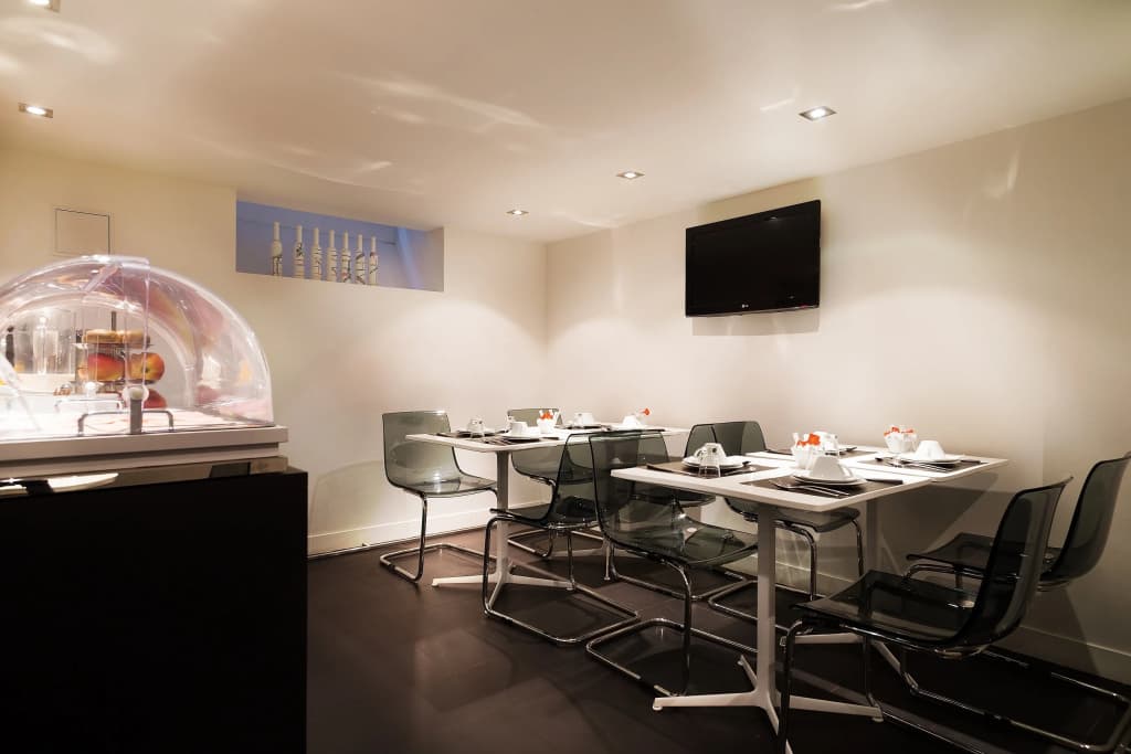Hotel Arc de Triomphe Etoile - photo 25