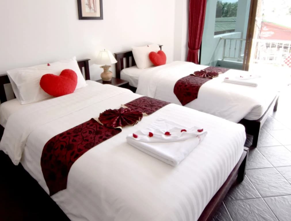 Dengs Kamala GuestHouse - photo 4