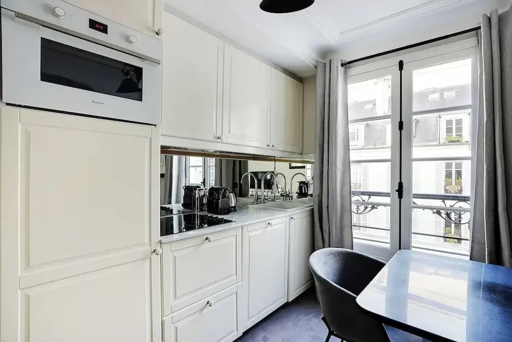 Authentic Apartment - 1br/4p - Near the Louvre - photo 9