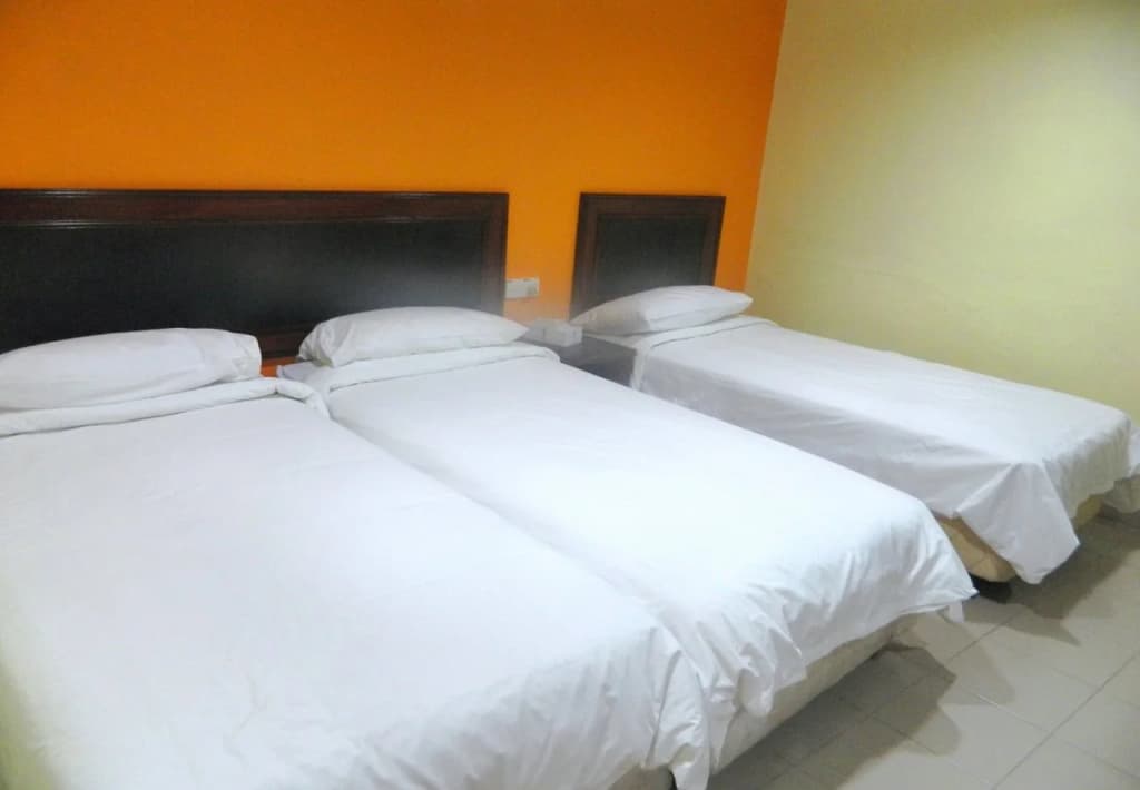 Embassy Hotel - photo 5
