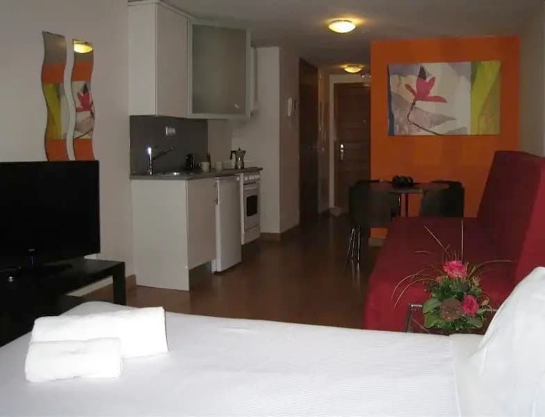 Apartamentos H2 Gran Via - photo 4