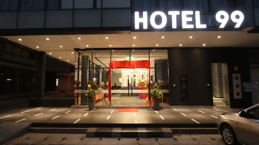 Hotel 99 Sepang Klia - photo 2