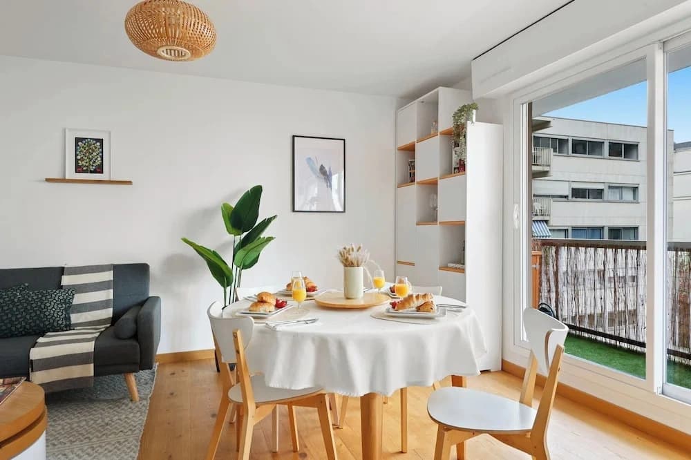 Cozy 2BR Eiffel Tower Area - photo 6