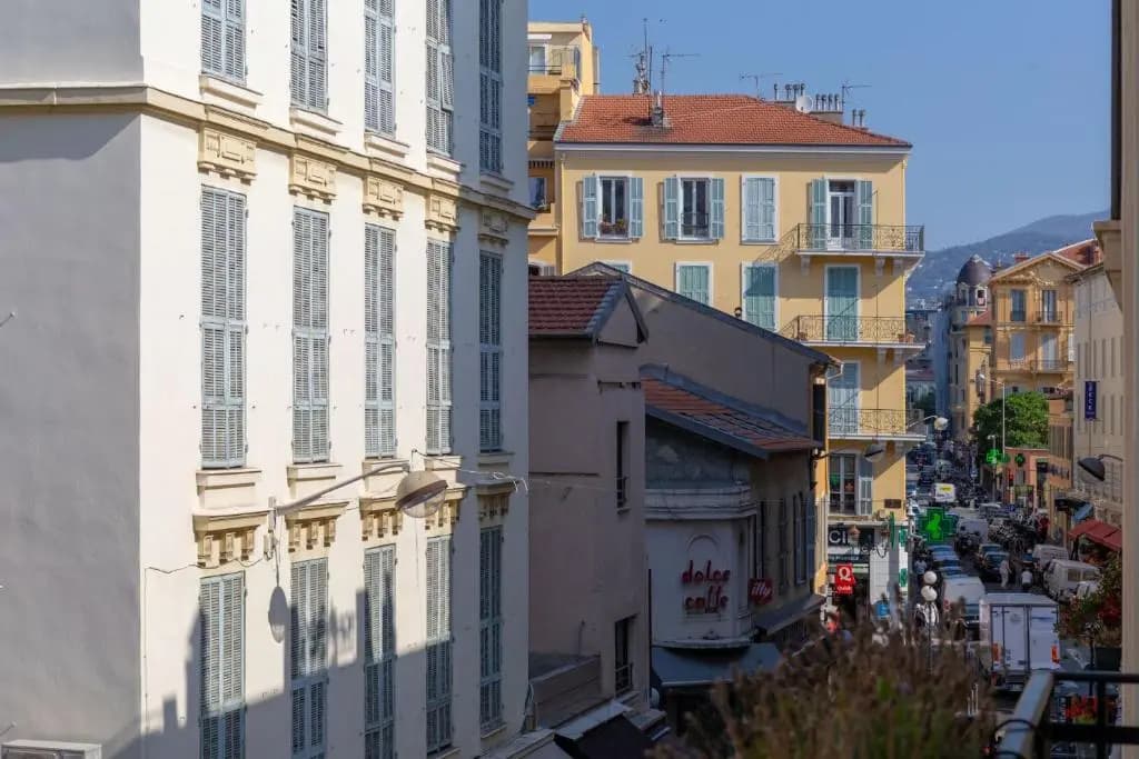 100m from the sea - photo 1