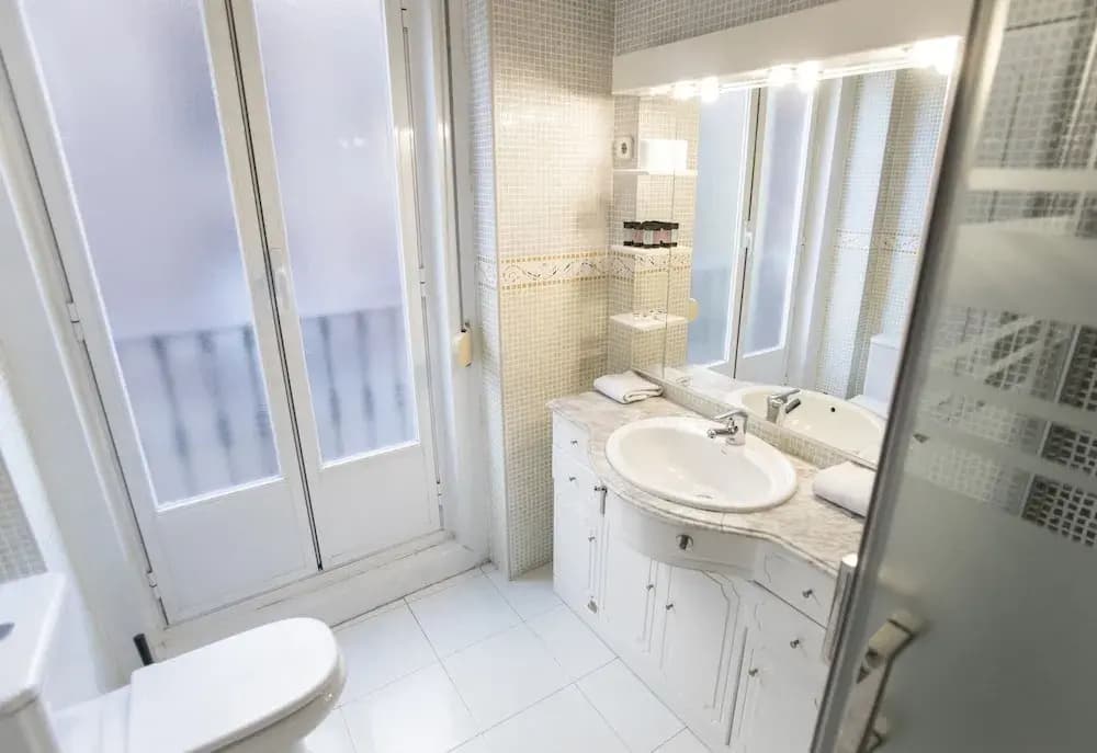 Apartamento  Catedral de la Almudena - photo 5