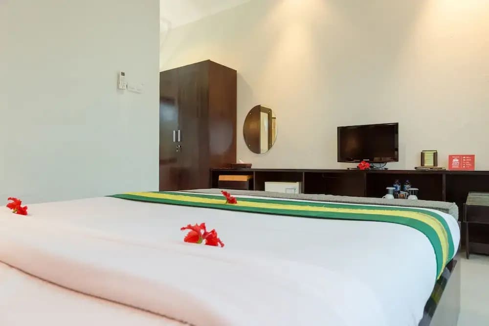 ZEN Premium Ubud Sanggingan 2 - photo 2