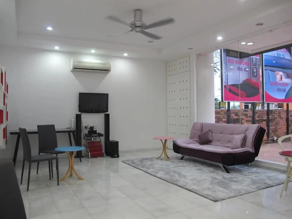 Gurney Budget Inn - Hostel - photo 2