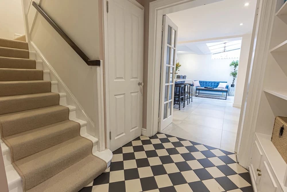 JOIVY Exclusive 3Br Home W/ Terrace In Chelsea - photo 12