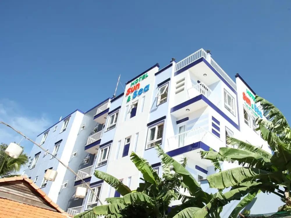 Sun & Sea Hotel - photo 1