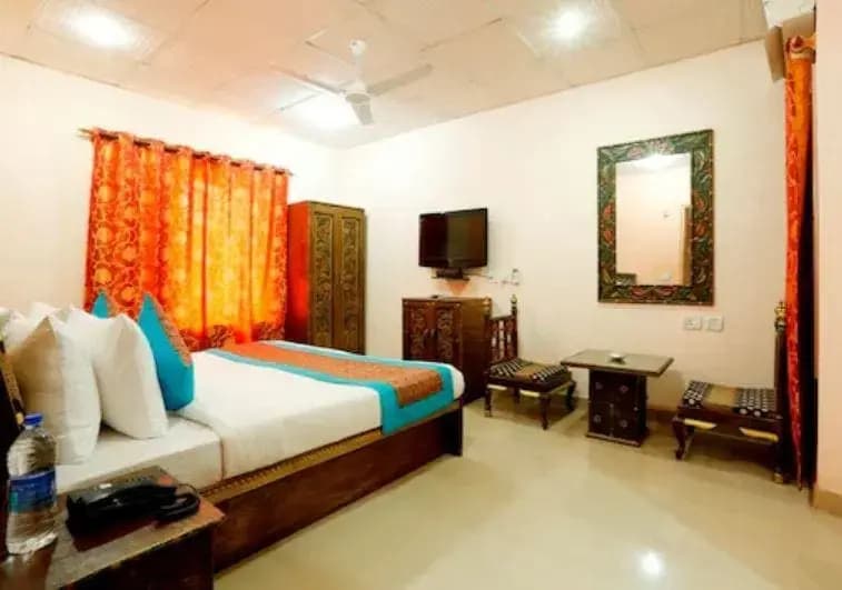 Hotel Anand Lok - photo 20