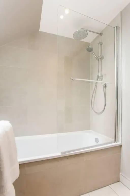 Quiet City Centre Spacious Apartment - photo 9