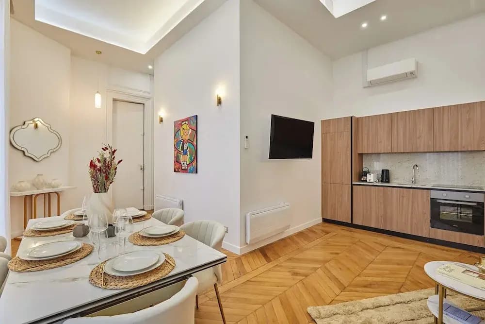 Saint Honore Luxury Apartment With AC - photo 12