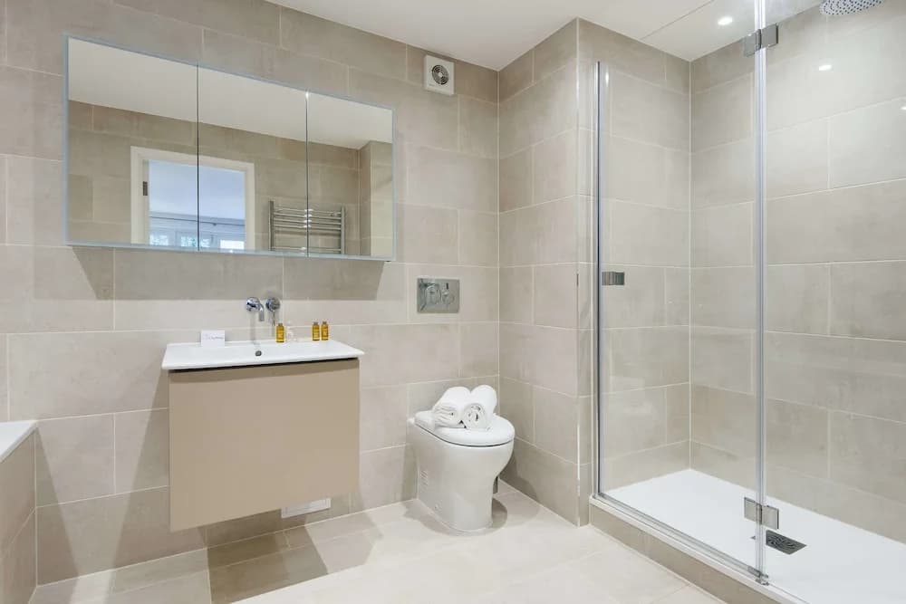 The Earl's Court Square Garden Apartment - ALBS - photo 30