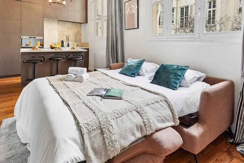 Elegant 1BR near Notre-Dame Cathedral - photo 2