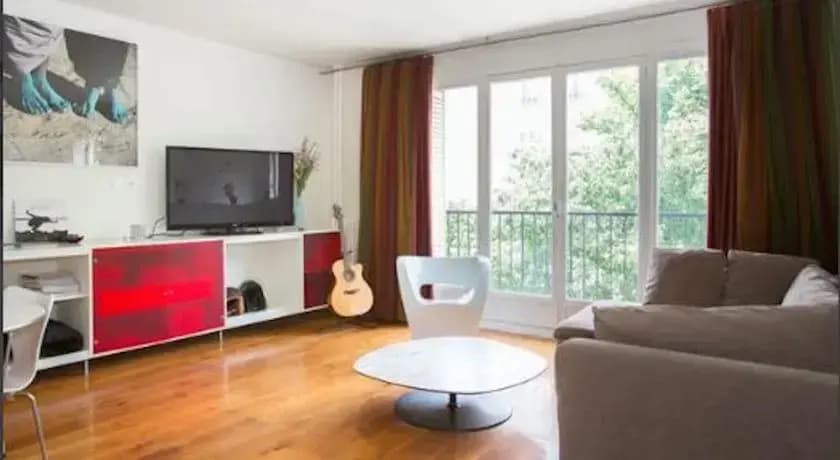 Great Design And Eiffel Tower Flat - photo 7