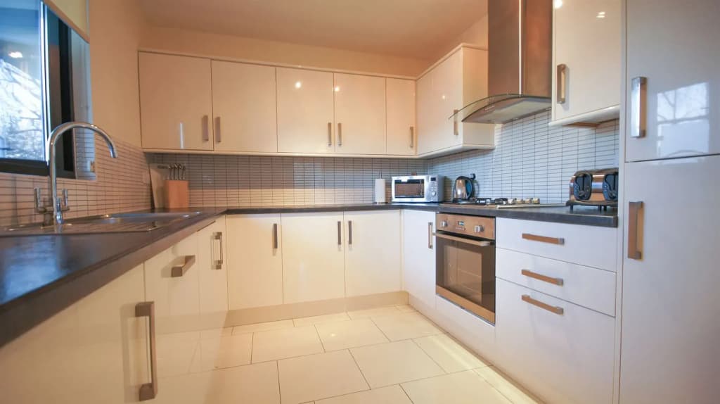 Crompton Court - photo 11