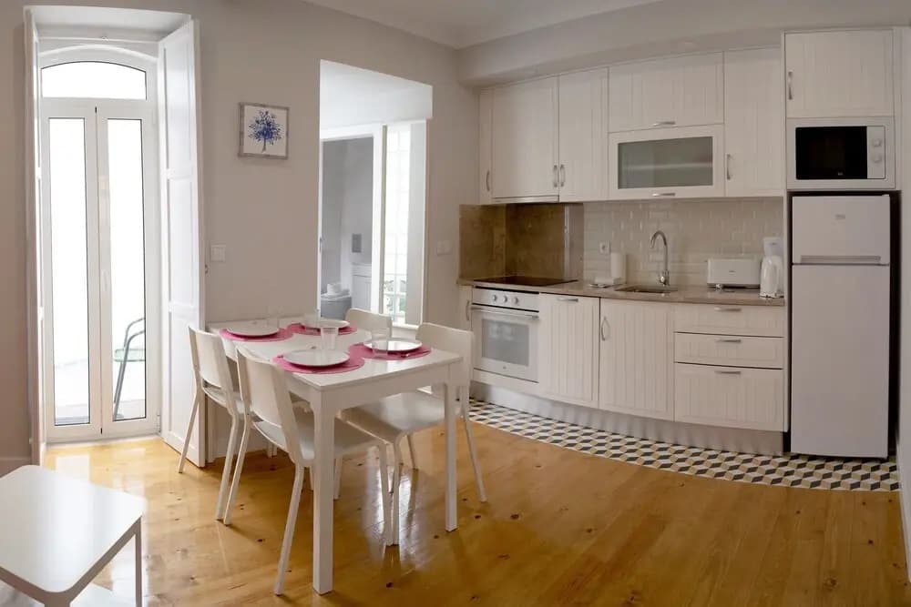 Funky Two Bedroom Apartment - photo 11