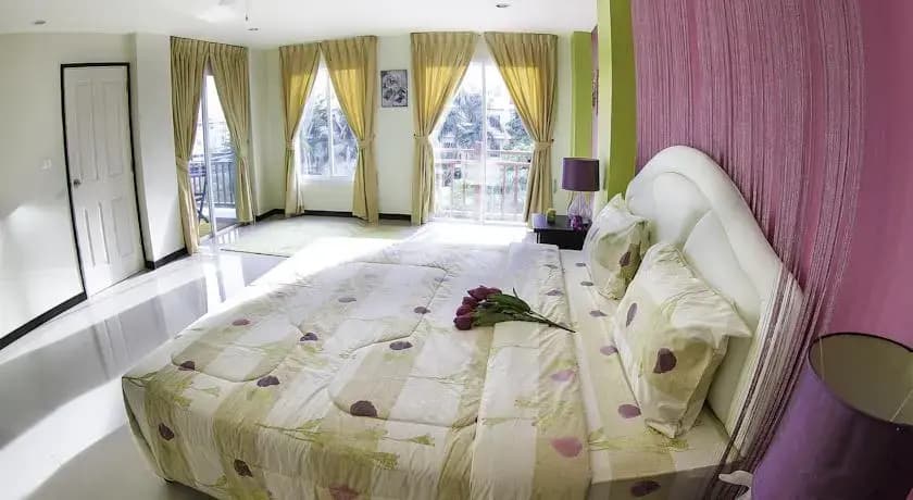 Palm Breeze Residence - photo 2
