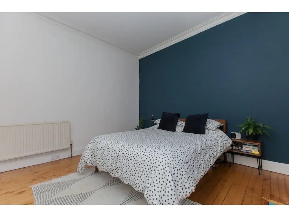 Spacious, Stylish 2BR Flat For 4 in Leith Walk - photo 5
